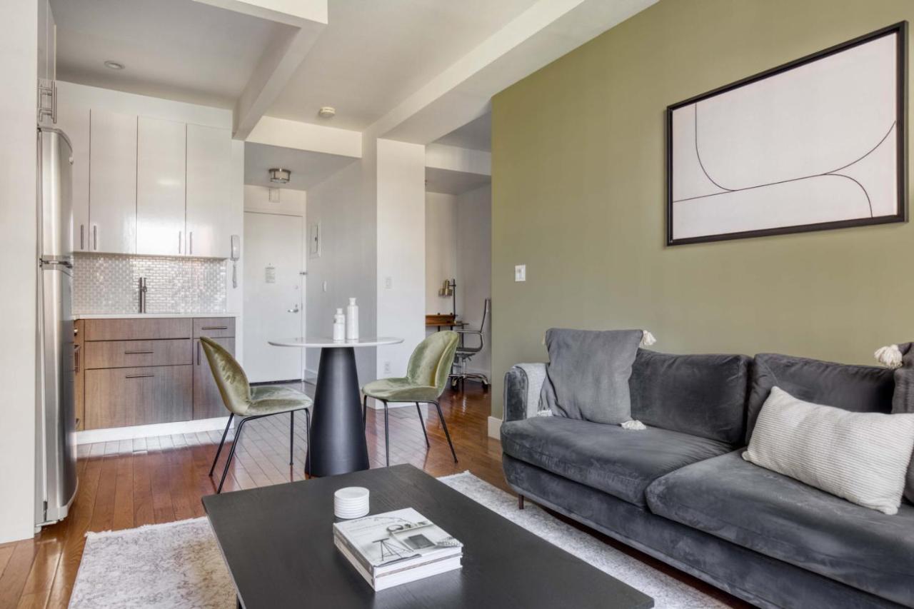 Apartment Uws 1br W Doorman Gym Nr Central Park Nyc-900