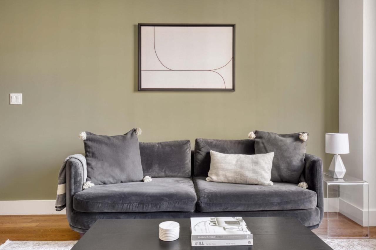 Apartment Uws 1br W Doorman Gym Nr Central Park Nyc-900 New York